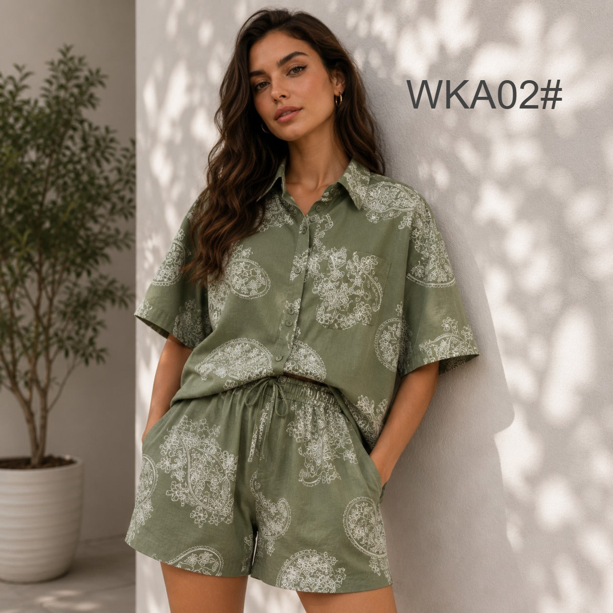 CONJUNTO DE DOS PIEZAS EN SHORT DISEÑO FLORES