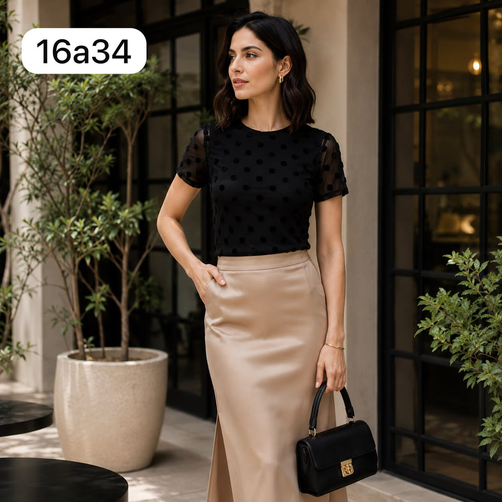 BLUSA DE TELA TIPO MAYA CON ESTAMPADO DE PUNTOS