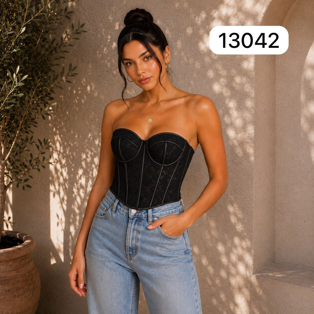 CORSET DE ENCAJE FLORAL CON VARILLAS