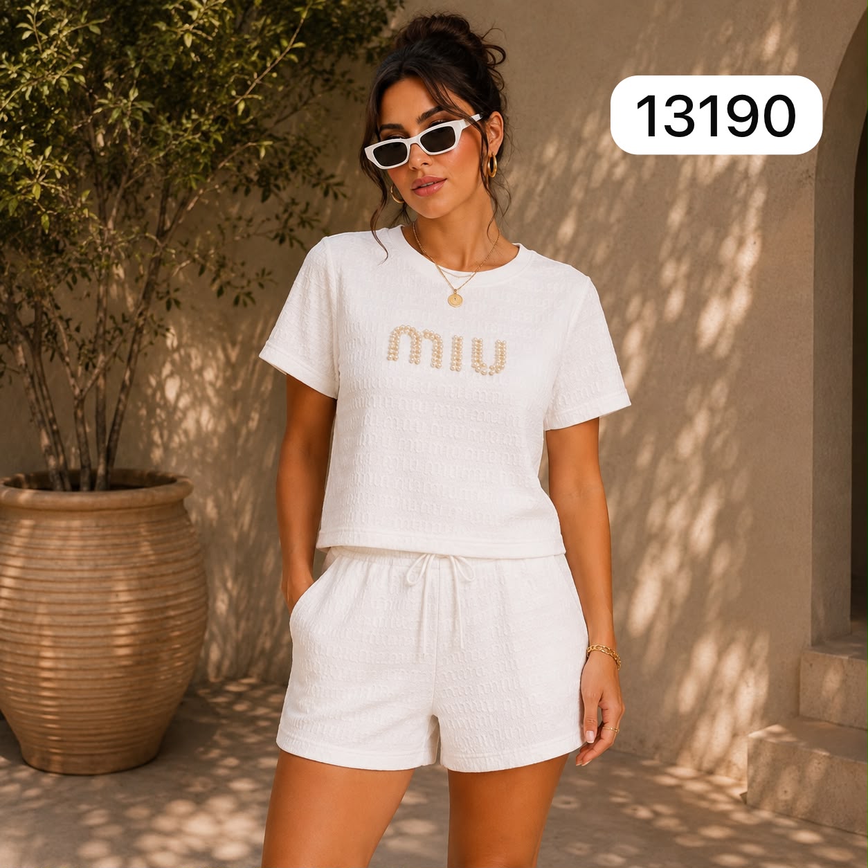 CONJUNTO MIU TEXTURIZADO CON PERLAS