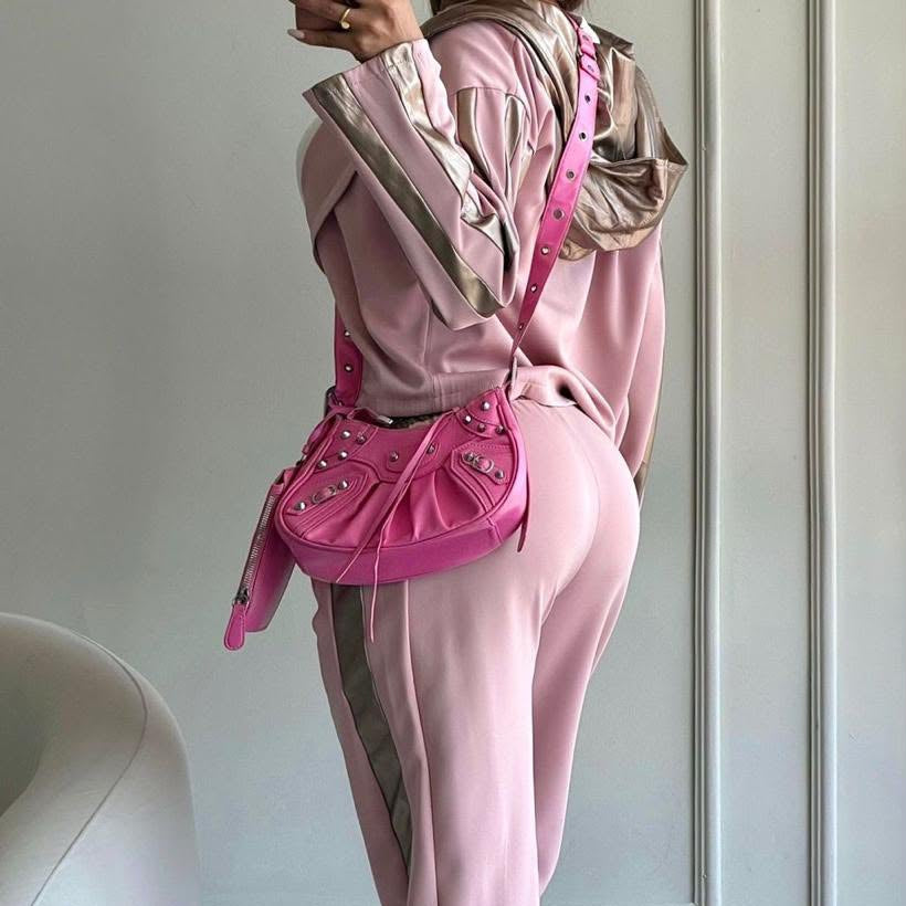 CONJUNTO EN SUDADERA CON DETALLES ORO ROSA